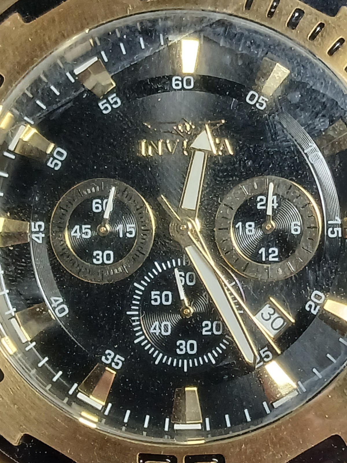 New Invicta 22340 Pro Diver Men’s Quartz Chronograph Watch with Dive Case