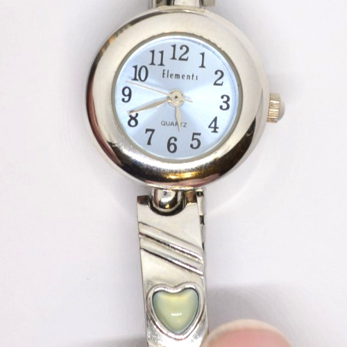 Vtg Elements Women’s Watch Silver Tone Cats Eye Heart Stretch Band Fresh Battery