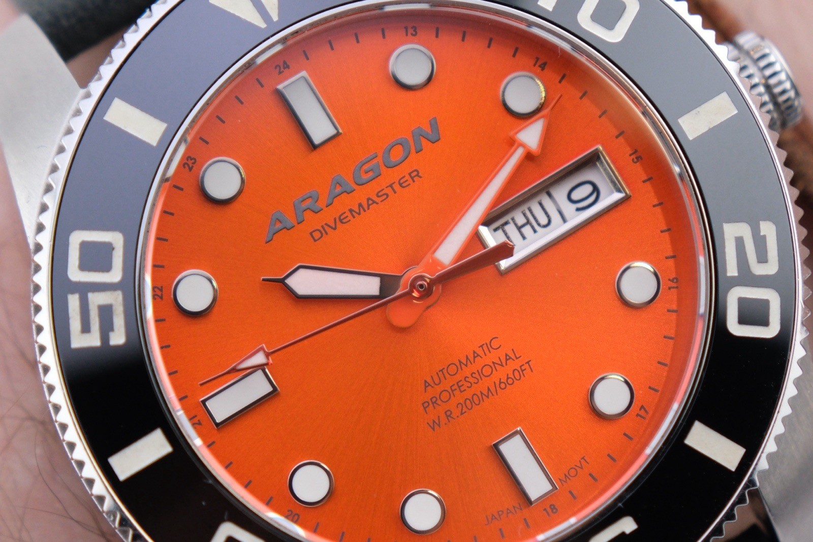 ARAGON Divemaster NH36 Day/Date with 24 jewels 42mm Orange Dial Clean!