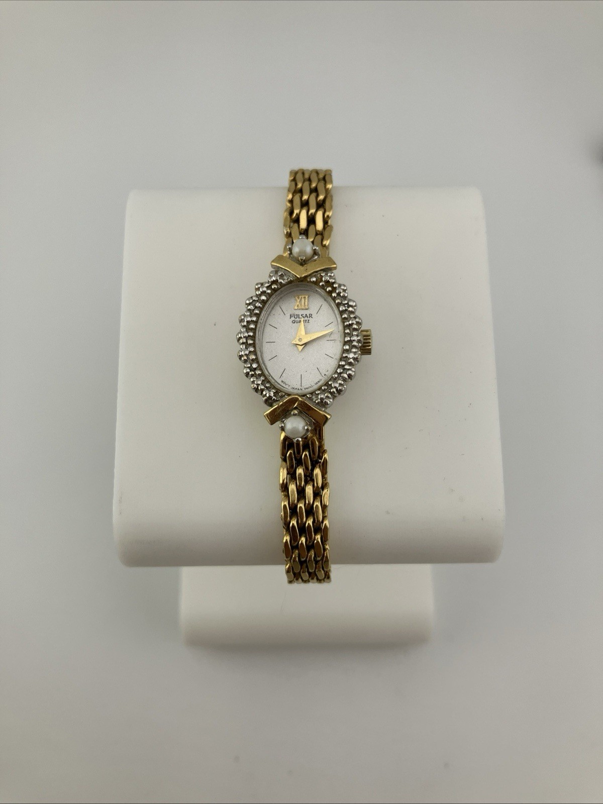Vtg Pulsar Ladies 15mm Watch Gold Tone Diamond Faux Pearl Bezel 6″ V400 -RUNS
