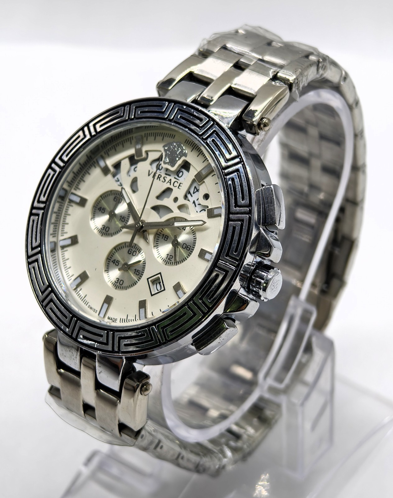 Fabulous Versace Chronograph Date Indicator Fix Bezel Men’s Wrist Watch