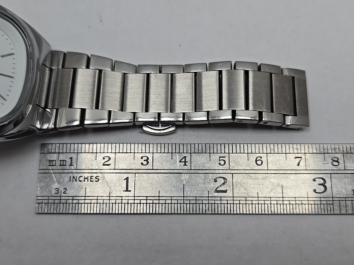 Gedi Quartz Day Date Silver Tone Cushion Case White Dial Women Watch New Battery