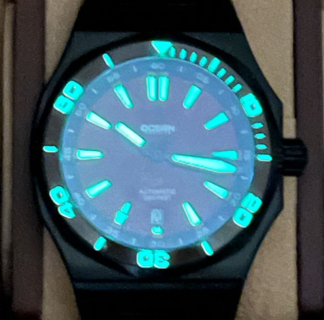 Ocean Crawler Bolt DLC – Red Automatic Men’s Watch