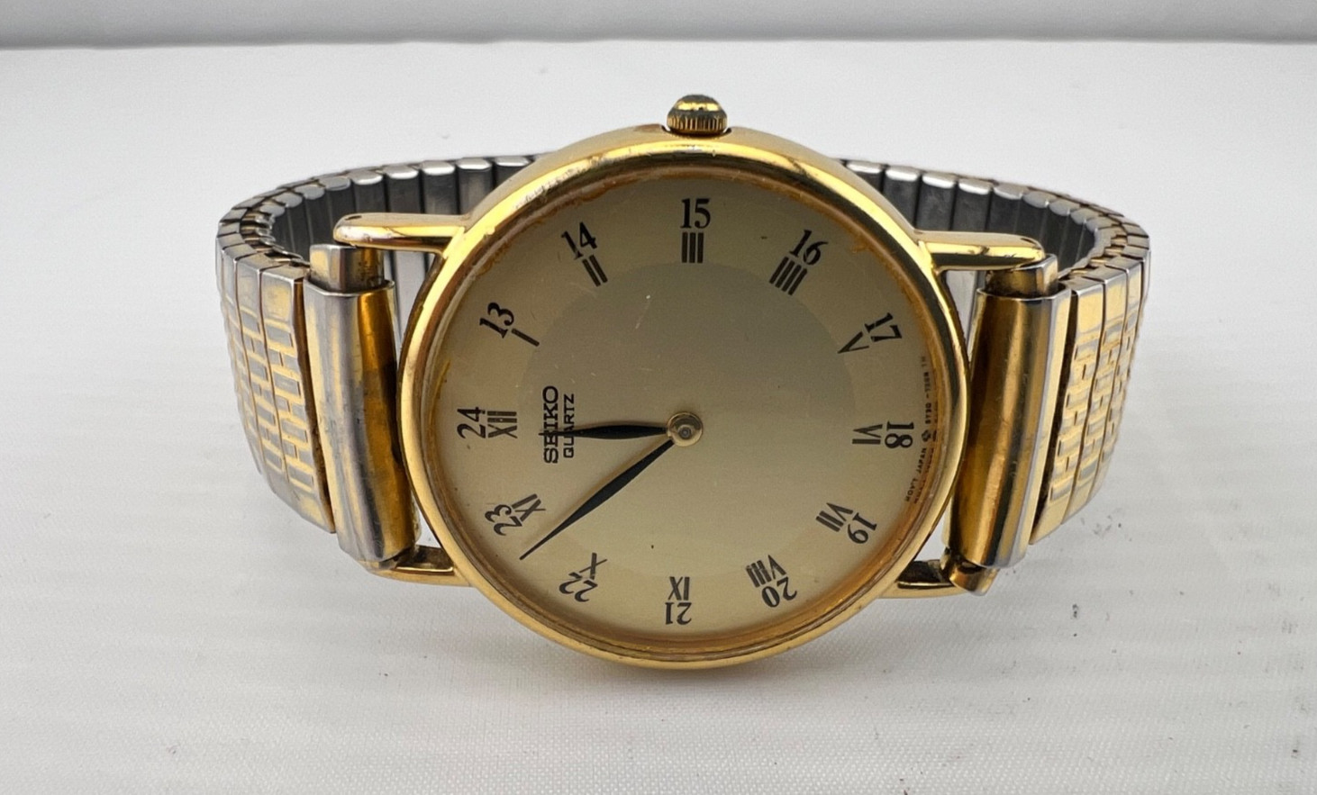 Vintage SEIKO Quartz 5Y30-7000, Roman and Arabic Numeral 24hr Dial-Runs Strong