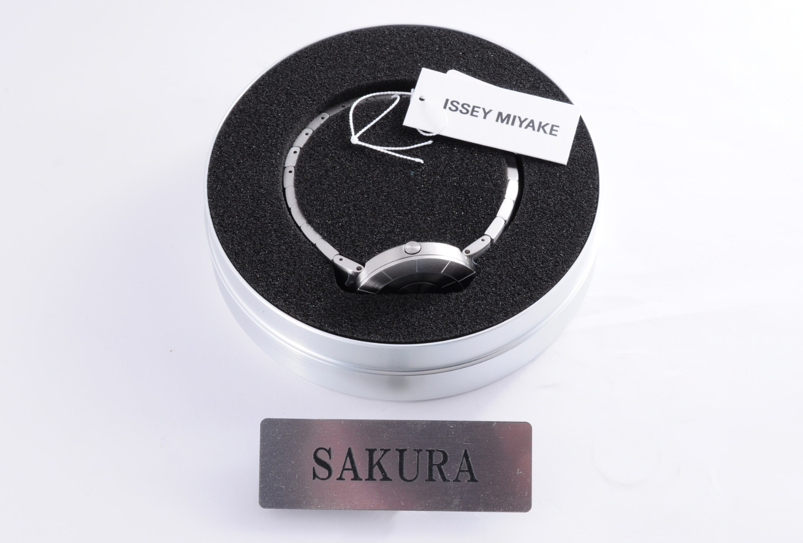 NY0N001 Issey Miyake To Tio Yoshioka Tokujin Designed IM-SILAN001 CITIZEN WATCH