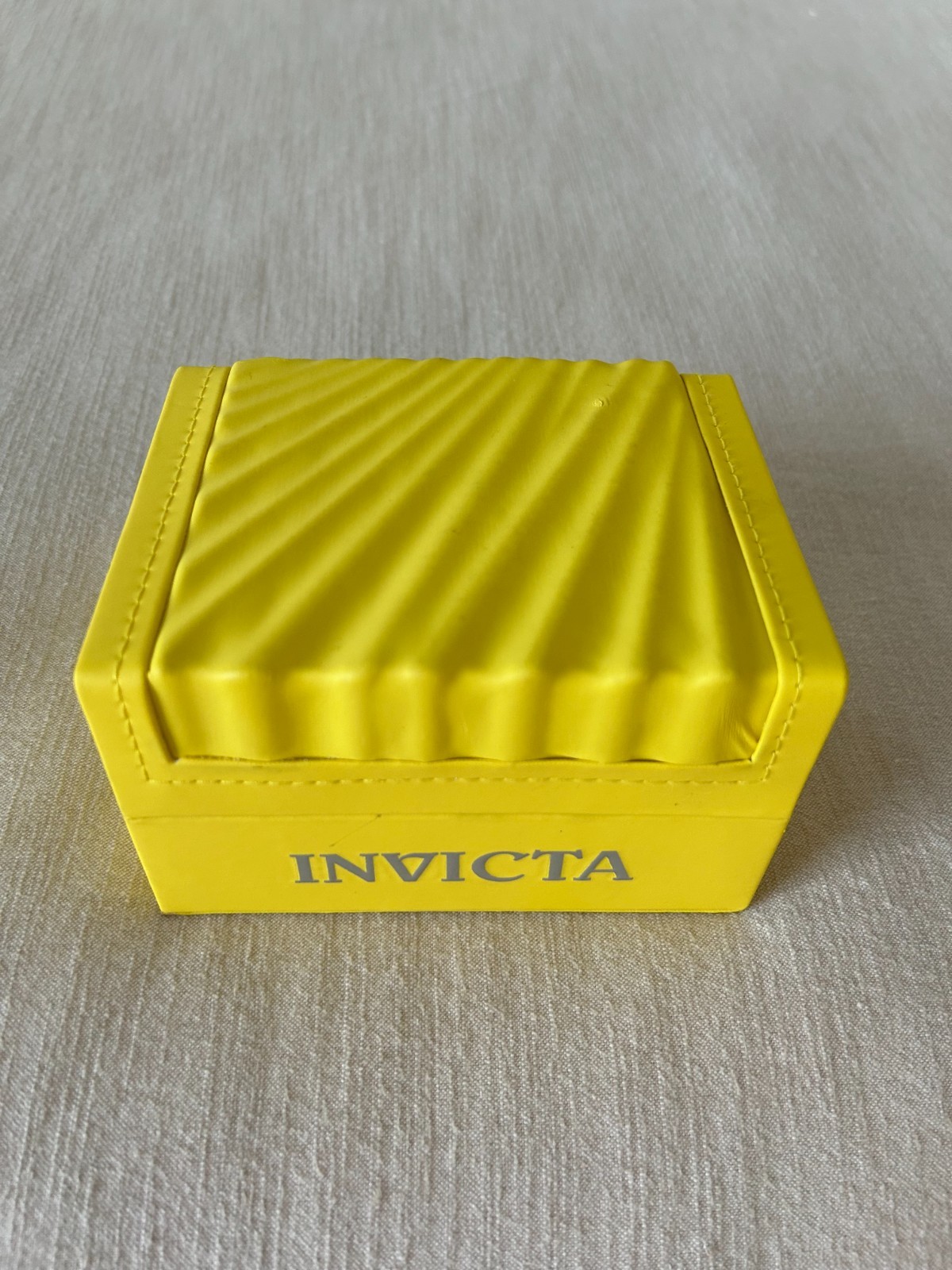 invicta men’s watch pro diver gold