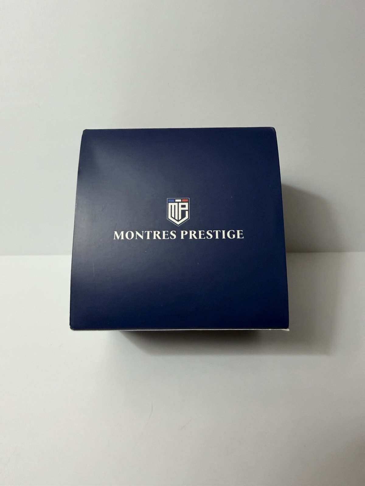 Montres Prestige Men’s Quartz 44mm Silver SS Bracelet Black Dial Gem Bezel Box