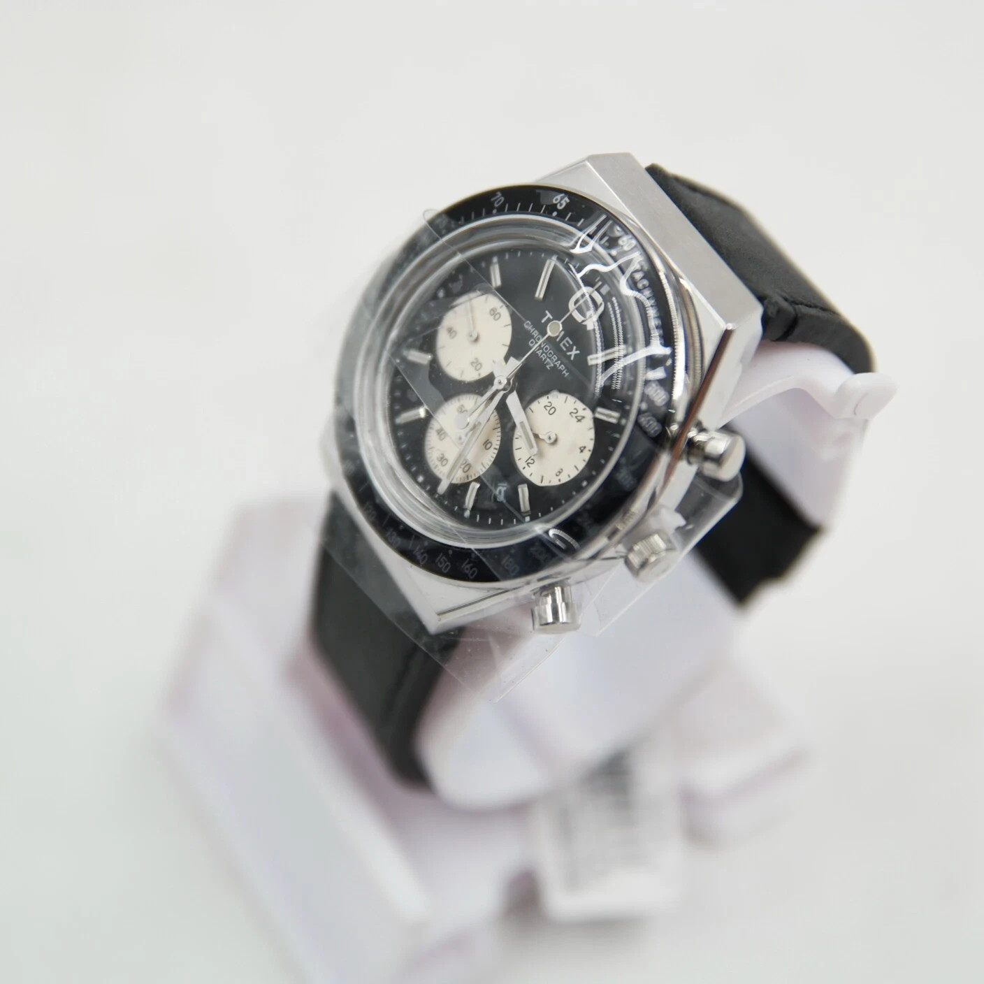 Timex Q Chronograph Quartz Black Dial Men’s Watch TW2V42700 Luxury Wristwatch.