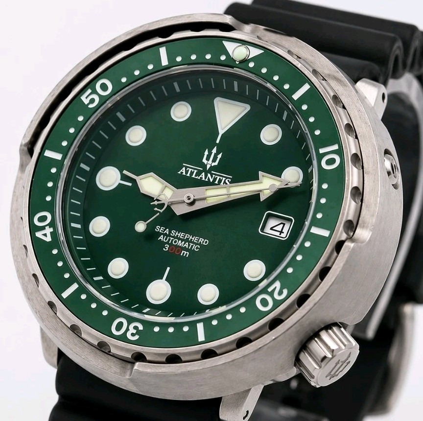 High Quality NH35 Automatic Green Tuna Diver Watch Atlantis Green 300m Sapphire