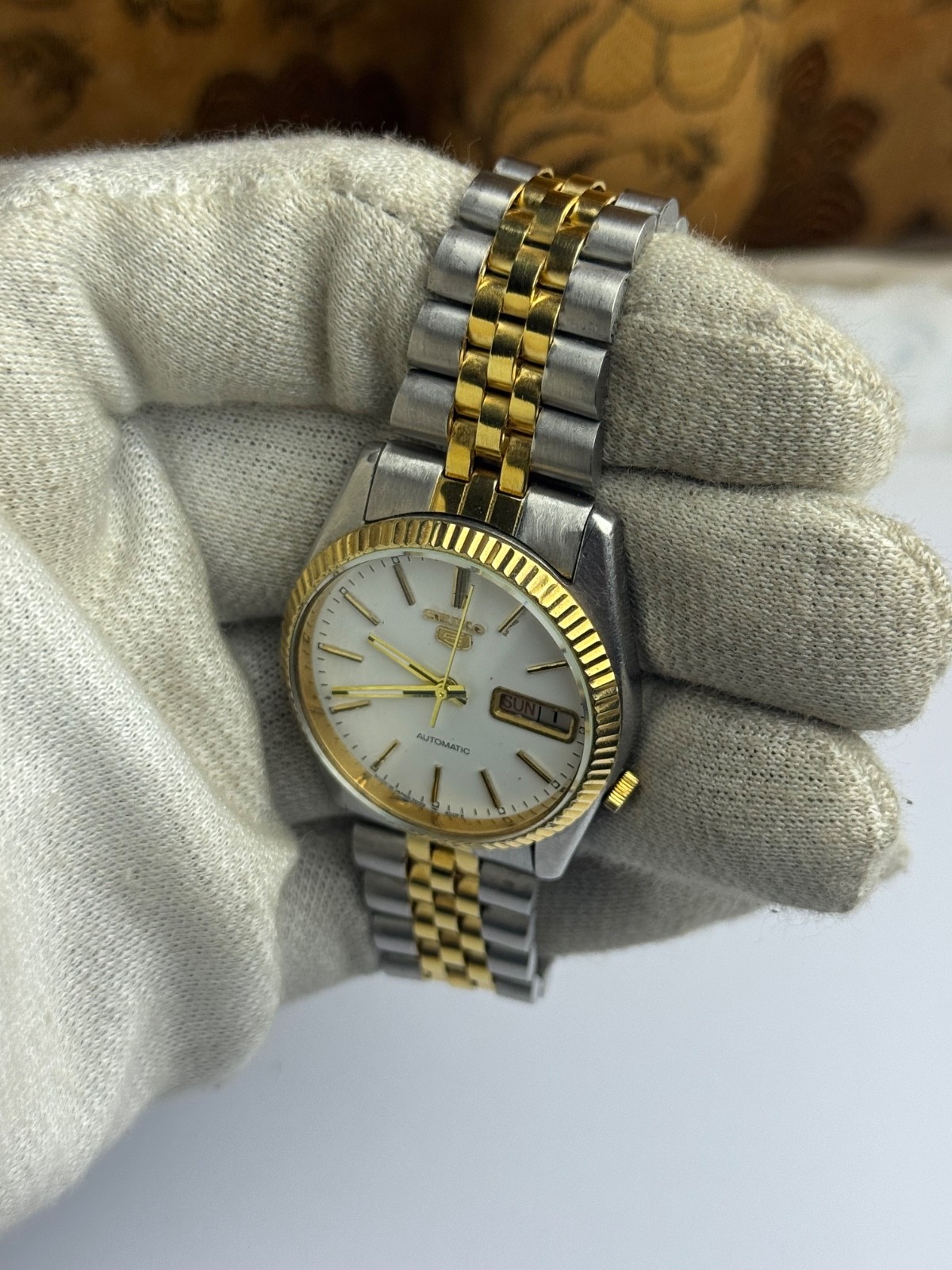 Vintage Seiko 5 7009 Automatic White Dial Fluted Bezel Two Tone Jubilee Men’s