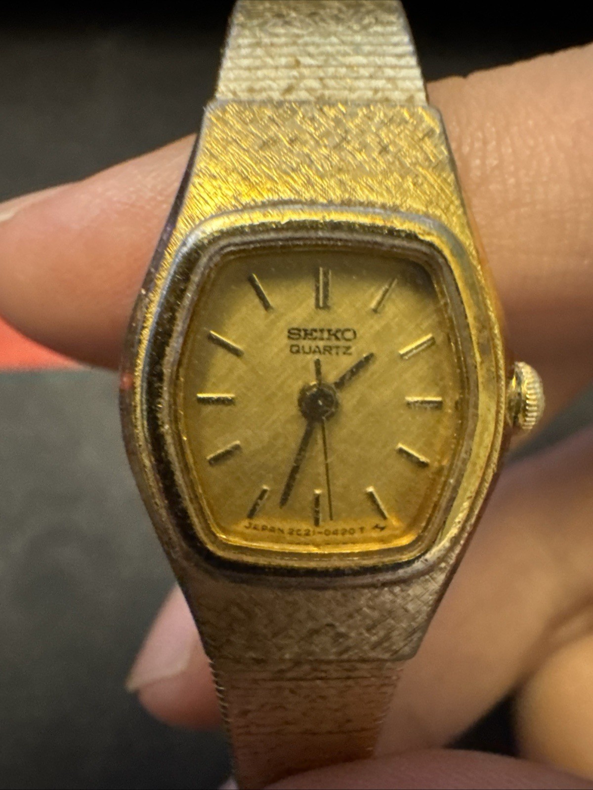Seiko Watch Women 17mm Gold Dial Gold Tone Oval 2B31-5039 Vintage New Battery