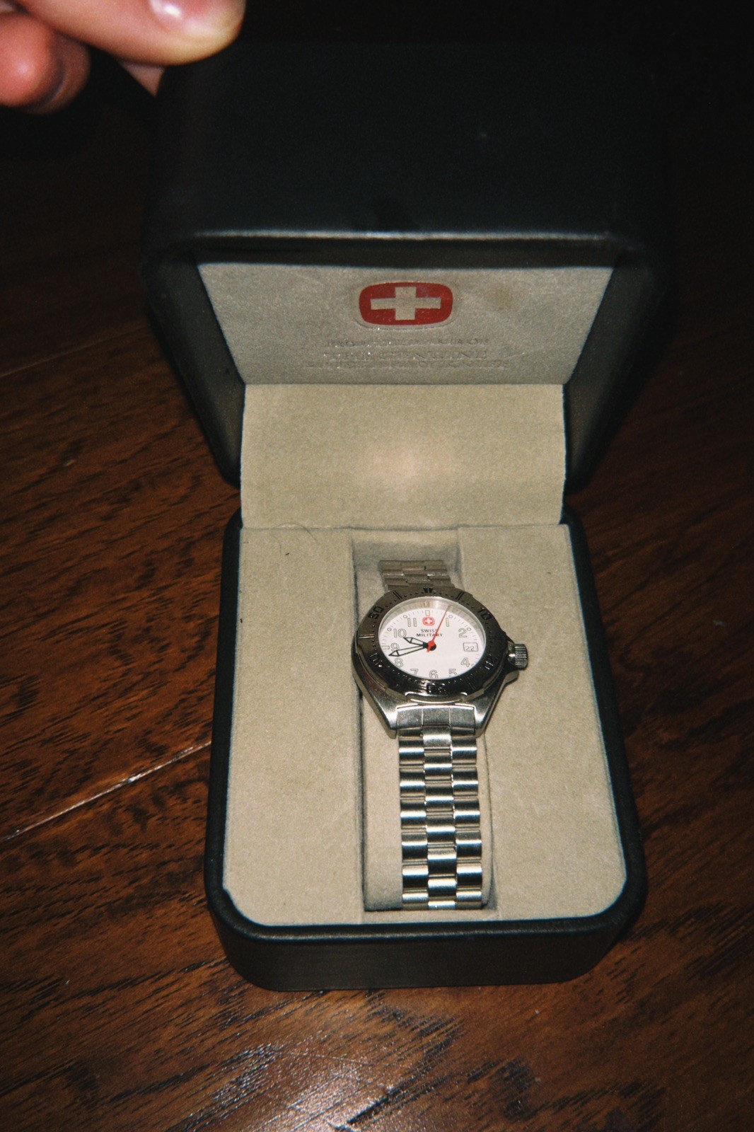 Wenger Swiss Military Quartz Analog White Dial SS Bracelet Date Box & Manual