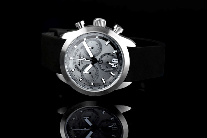 NEW! ARAGON Swiss Chronograph Mens Quartz Watch 44mm GRAY Mult-Function Dial!