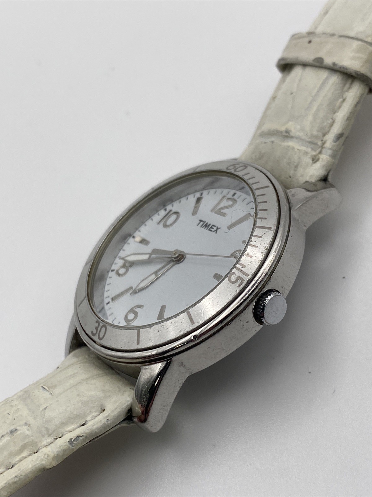 Timex Ladies White Diver Style Watch Stainless Steel 32mm Fixed Bezel New Batt