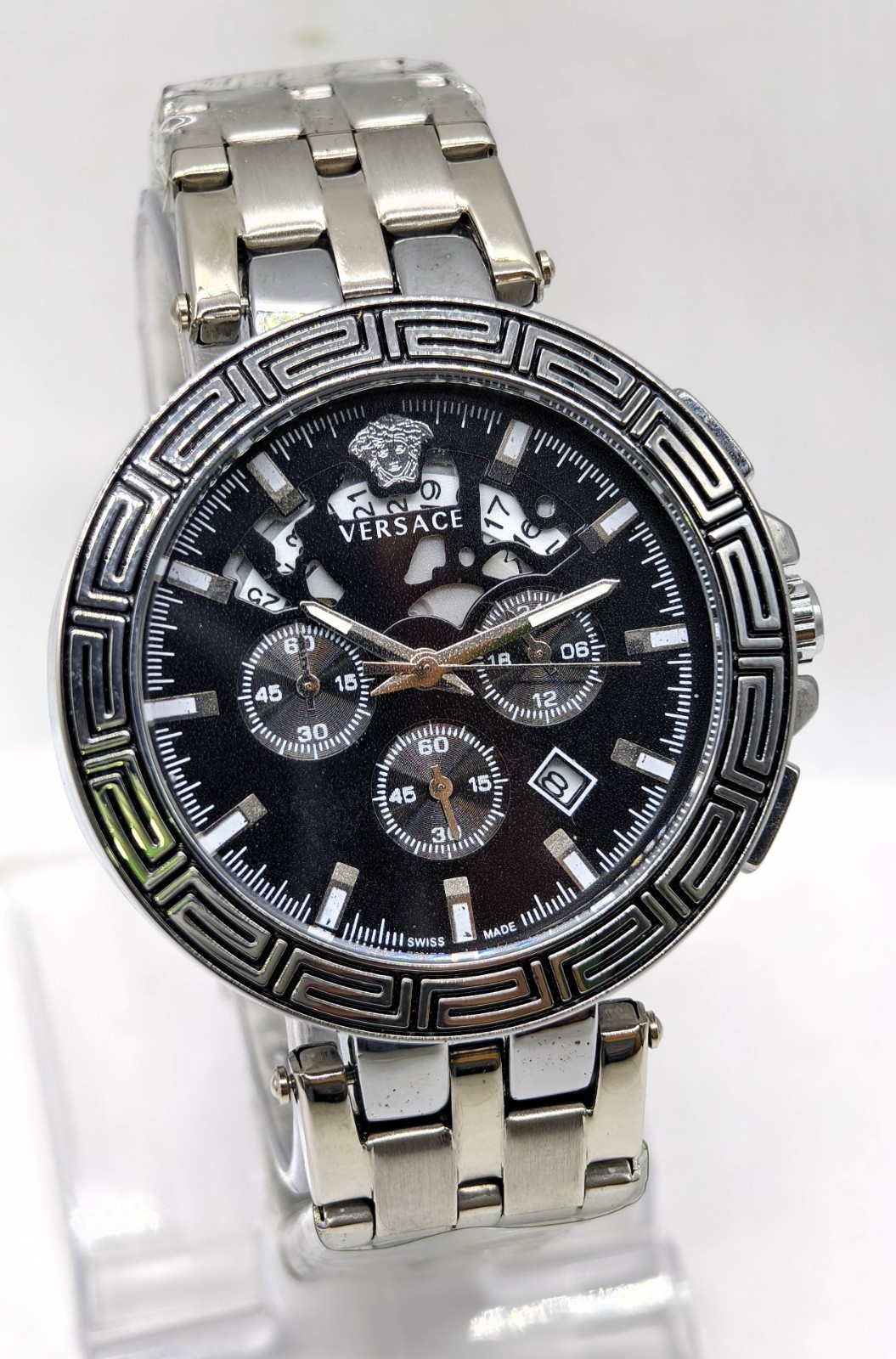 Fantastic Versace Chronograph Date Indicator Fix Bezel Men’s Wrist Watch