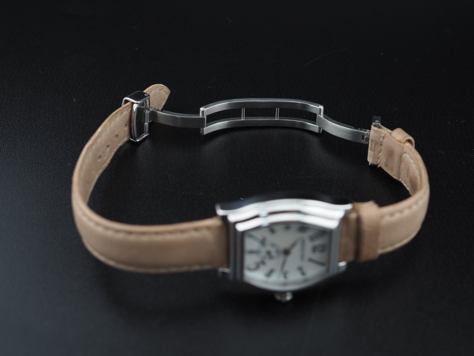 Vintage N MINT Hamilton Dodson 051110 Shell Dial Small Seconds Qz Womens Watch