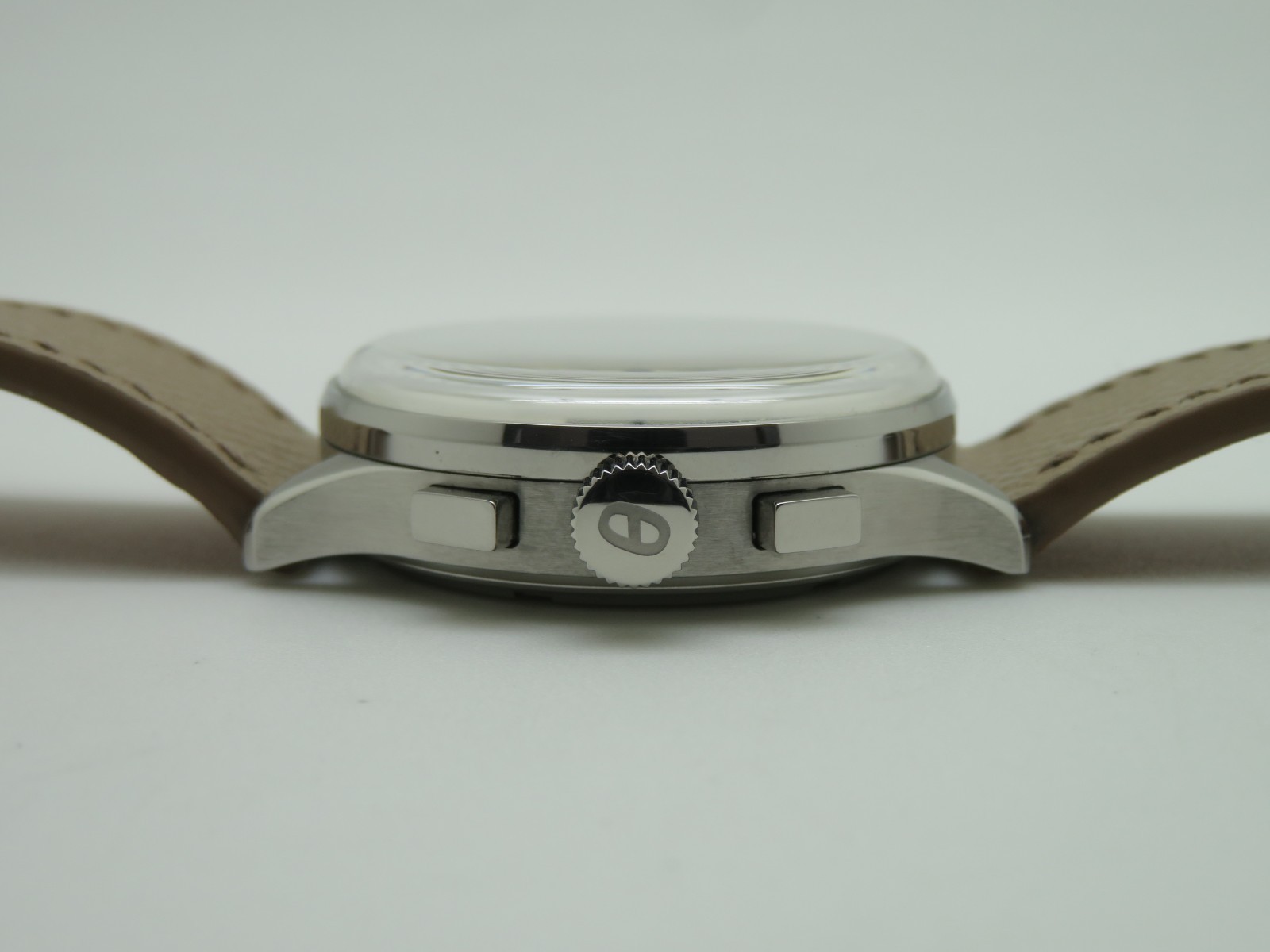 Wristcheck x Studio Underd0g Fried Egg 01FEBE LTD Men’s 39mm Wristwatch