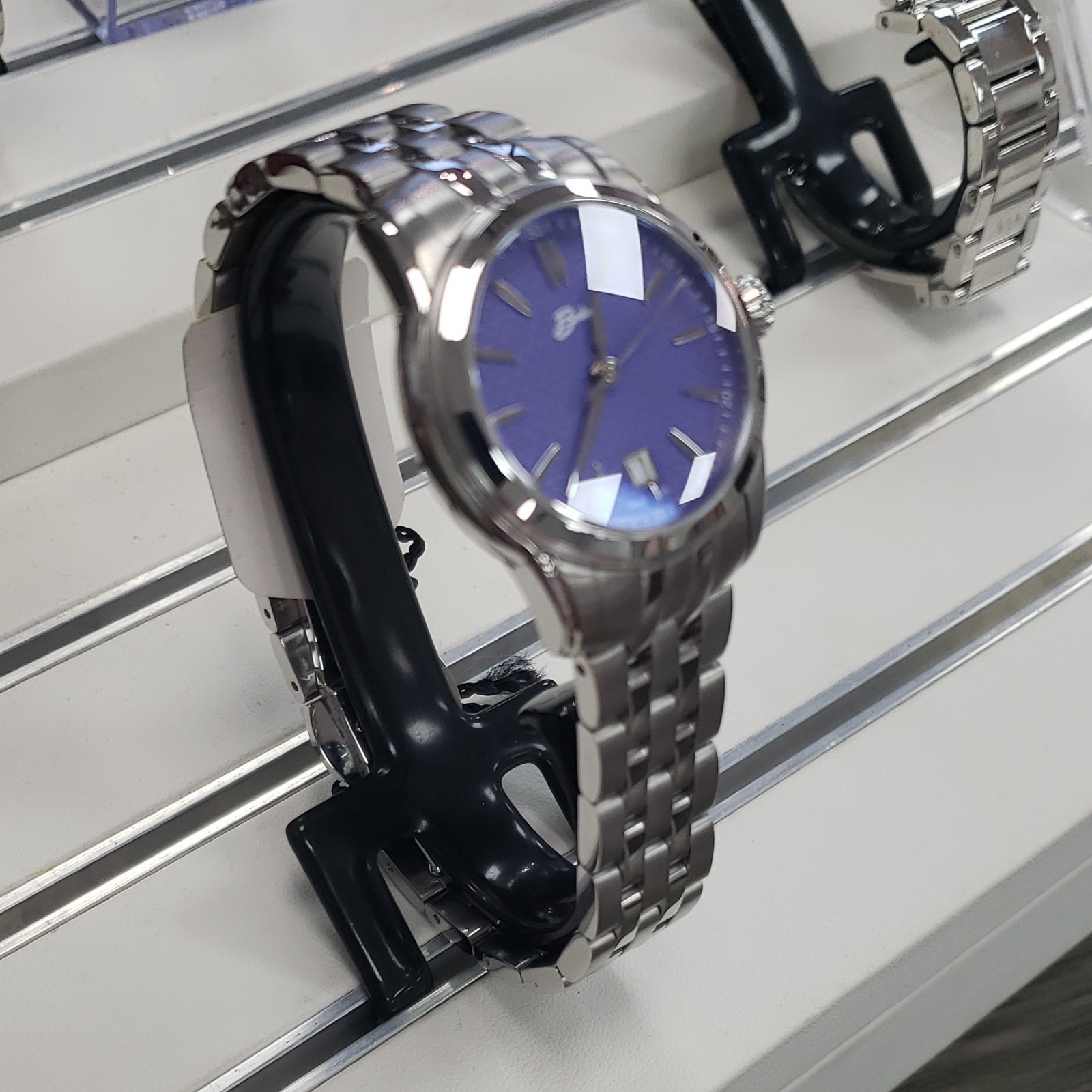 Belair Quartz Analog Wristwatch Blue Dial