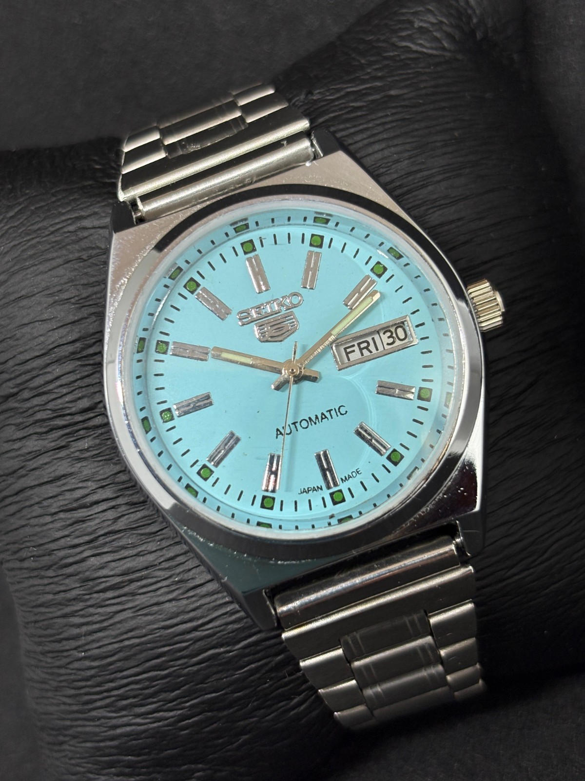 Vintage Seiko 5 Automatic Day/Date Japanese Men’s Wrist Watch