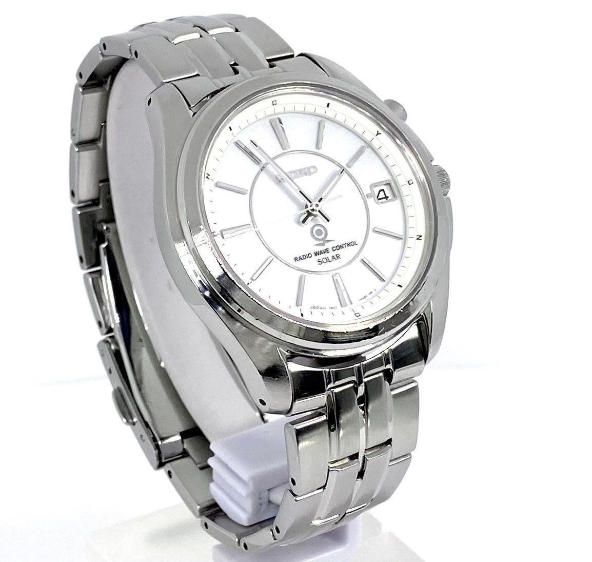 Seiko 7B22 Radio Solar Mens Watch Silver Dial Date Sapphire 10ATM Japan