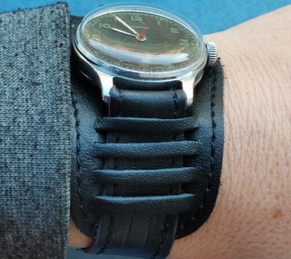 Very Rare Soviet Watch POBEDA Screwback Case m.1MChZ 15 jew.SERVICED USSR 1954