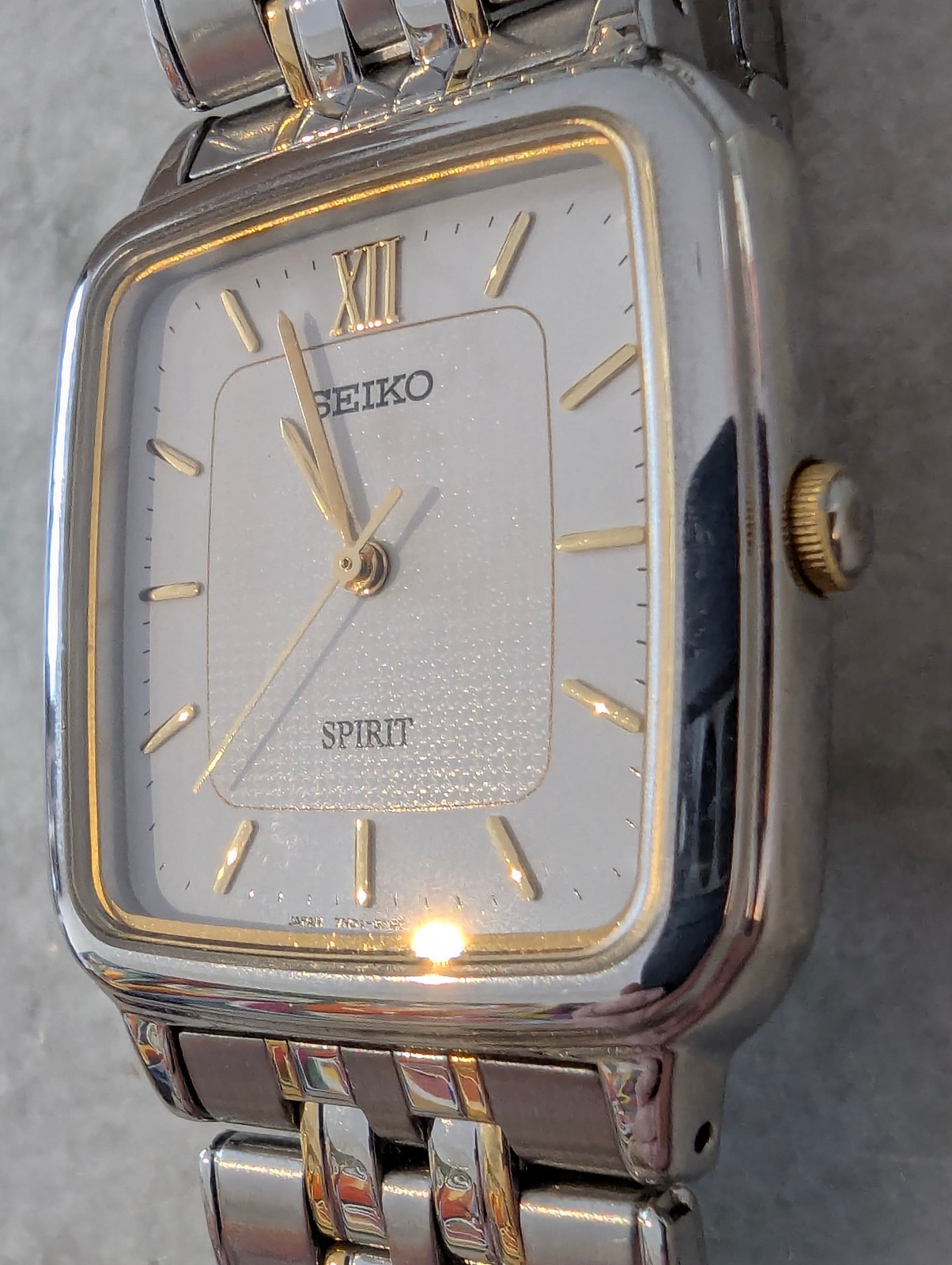 JDM Seiko Spirit 7N01-5210 SCDB017 Tank Watch Two Tone White Textured Dial