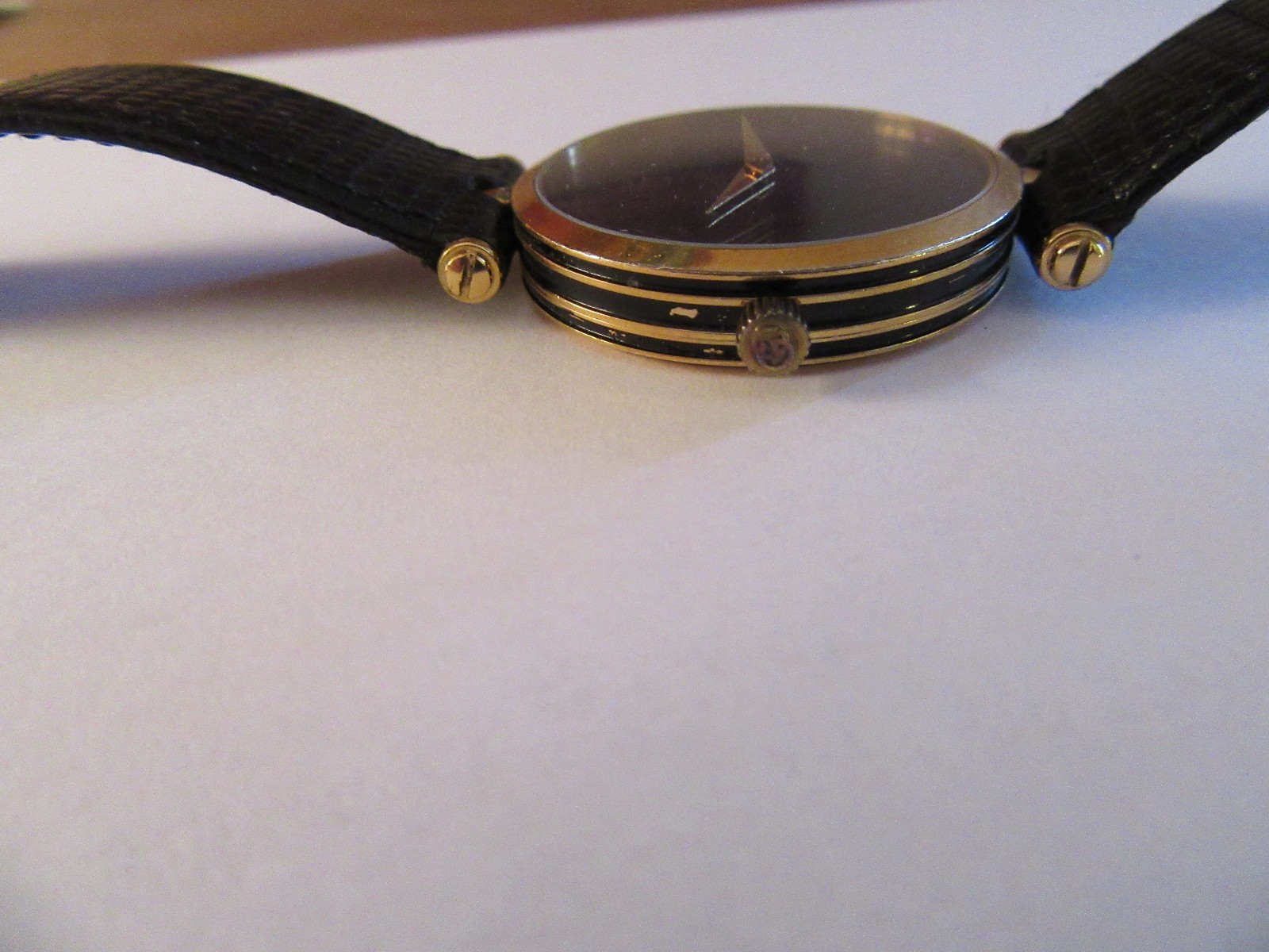 Vintage Ladies Gucci Watch Black Face w original receipt