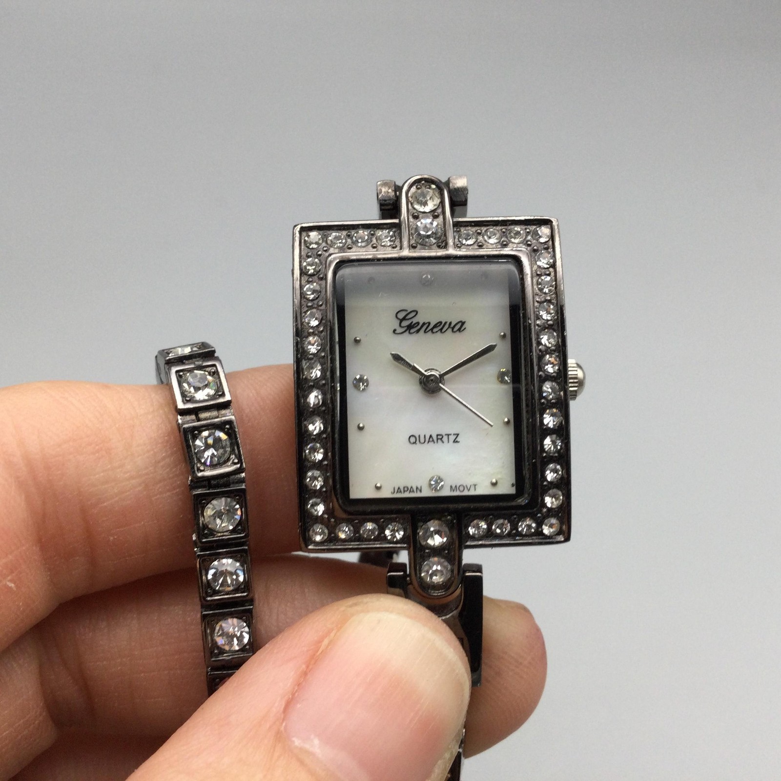 Geneva Watch Womens 22mm Silver Tone Crystals Bezel Wrap Band New Battery 13.5″