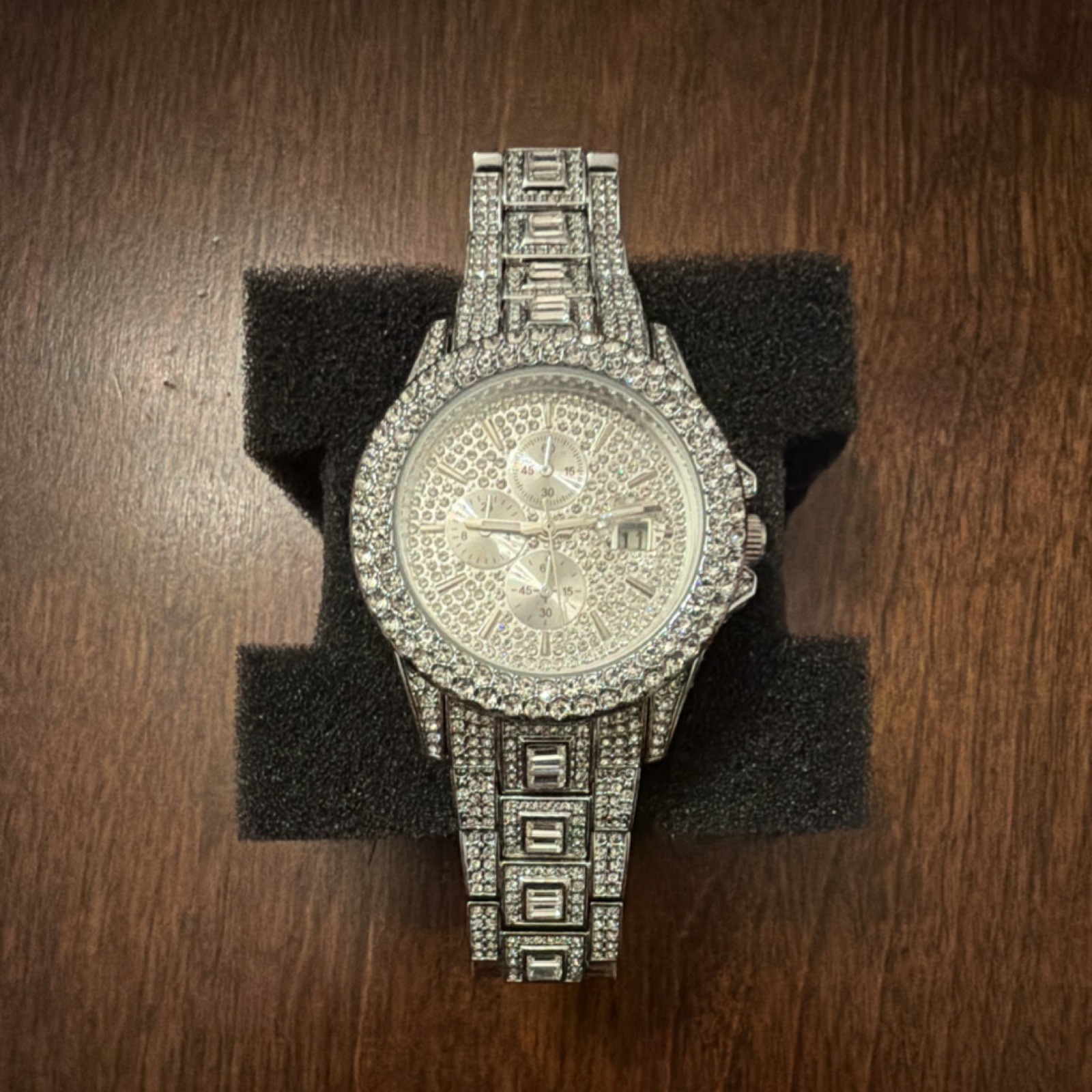 Chronograph Men’s Wristwatch Silver Diamond Pattern Dial Diamond Bezel Bracelet