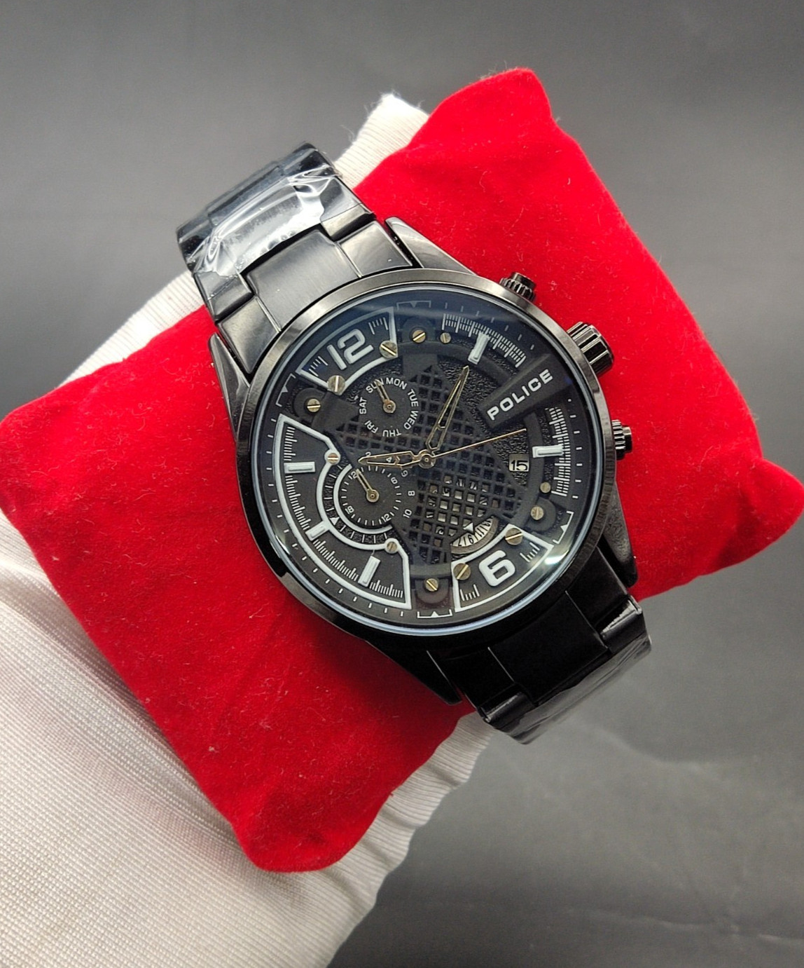 #Refurbished Police Quartz Date Indicator Black Dial Analog Men’s Wrist Watch