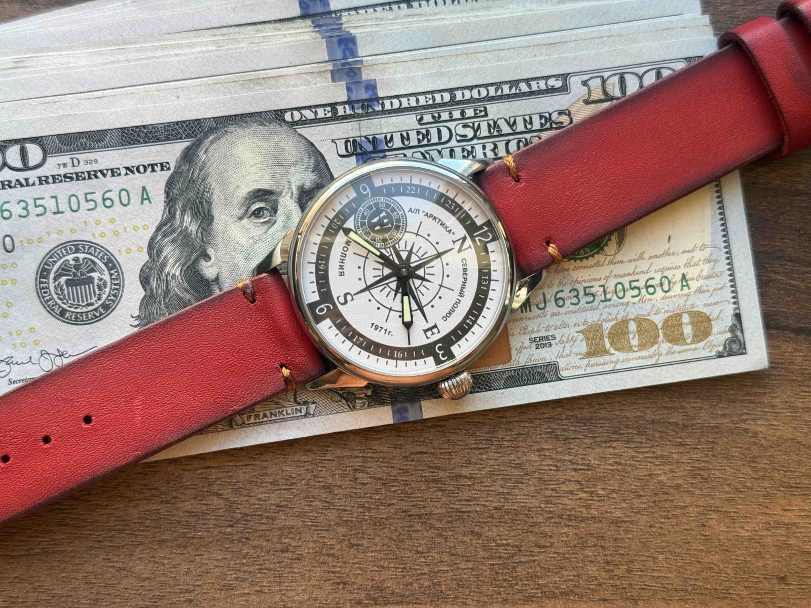 Molniya Watch Mechanical Wrist Russian Arctic Molnja Military Compass Vintage