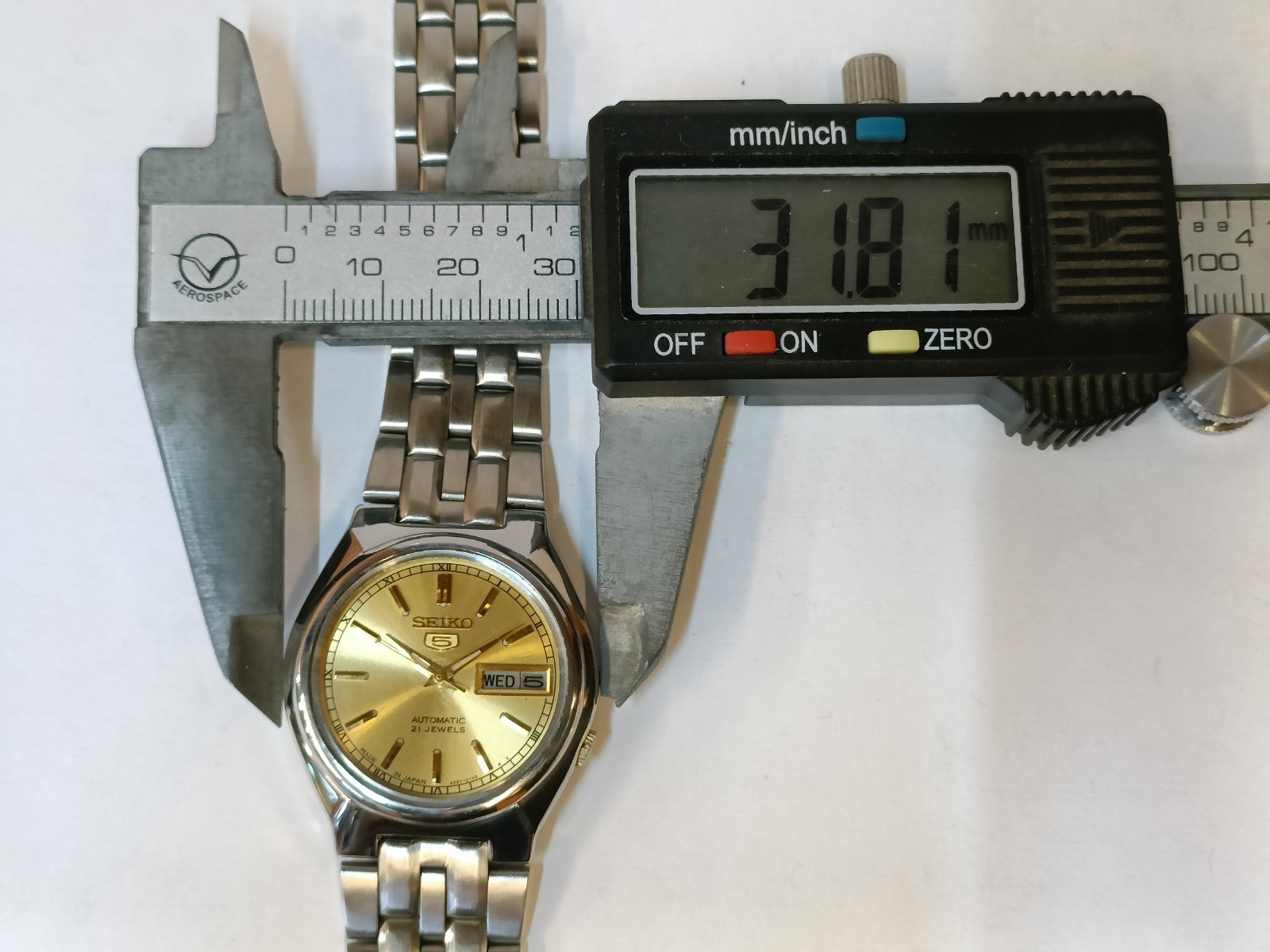 VINTAGE SEIKO 5 21J AUTOMATIC GOLD DIAL 4227-00J0 JAPAN UNISEX ADULT WORKING