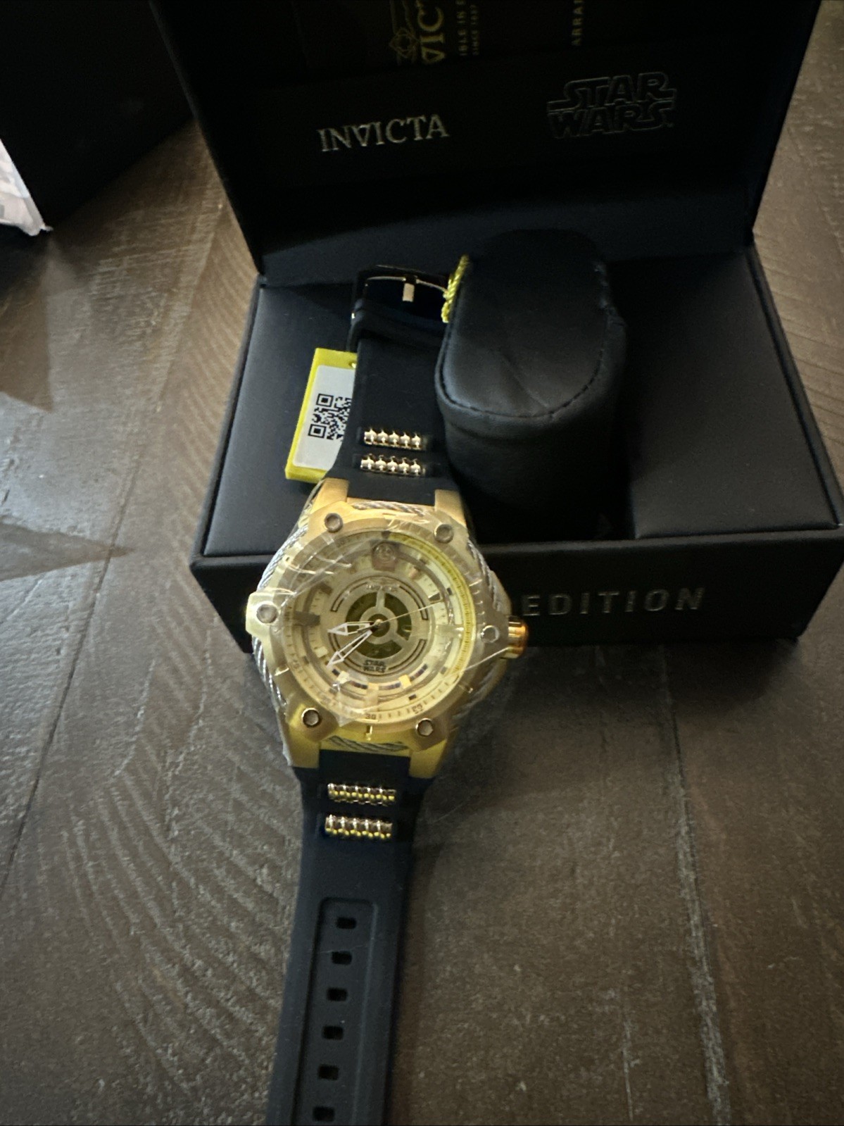Invicta Men’s Star Wars C3PO Model 26163