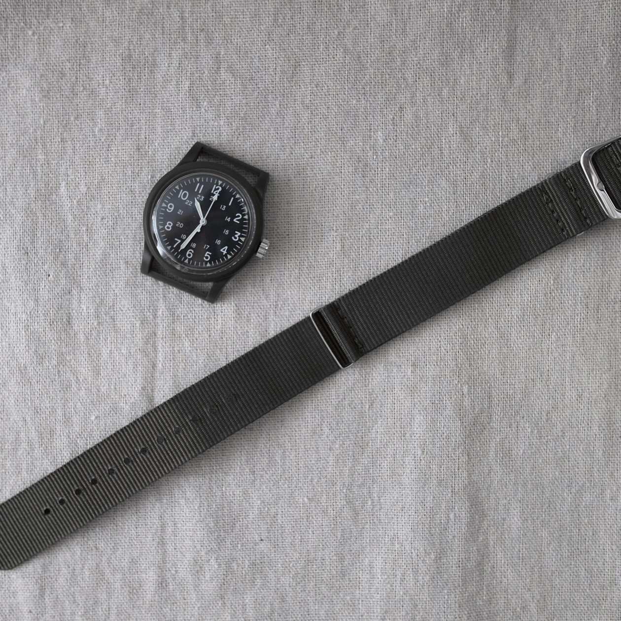 Daiso MILI-WATCH Military Style Watch Black NATO Strap Seiko Movemrent