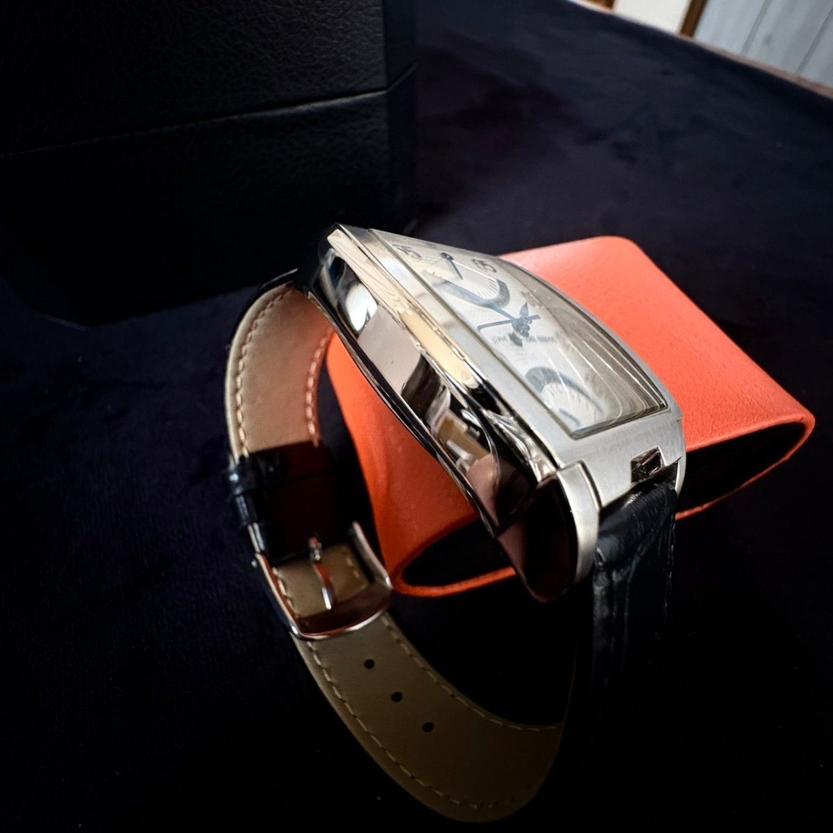 SAN MARCO retro classic tonneau-shaped men’s quartz watch. Stylish design.