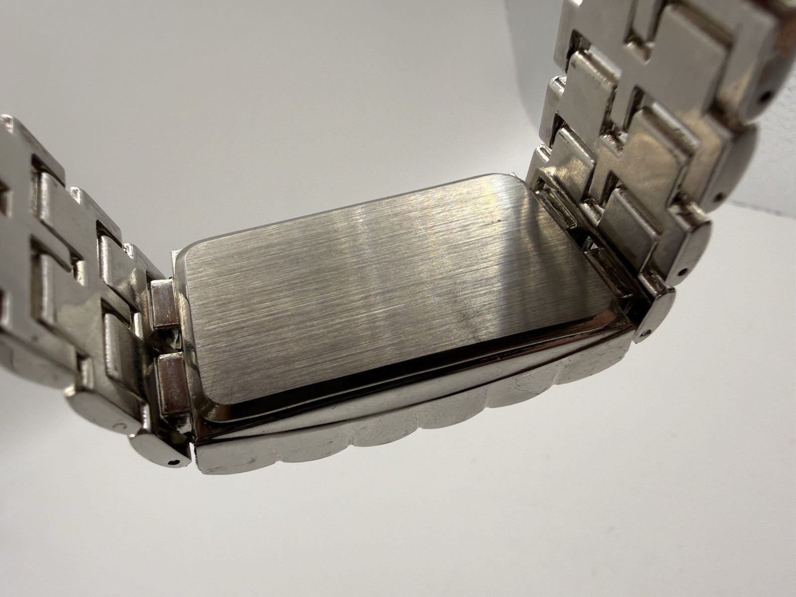 Quartz LED Digital Wristwatch Silver Rectangle Case Silver Metal Bracelet Works