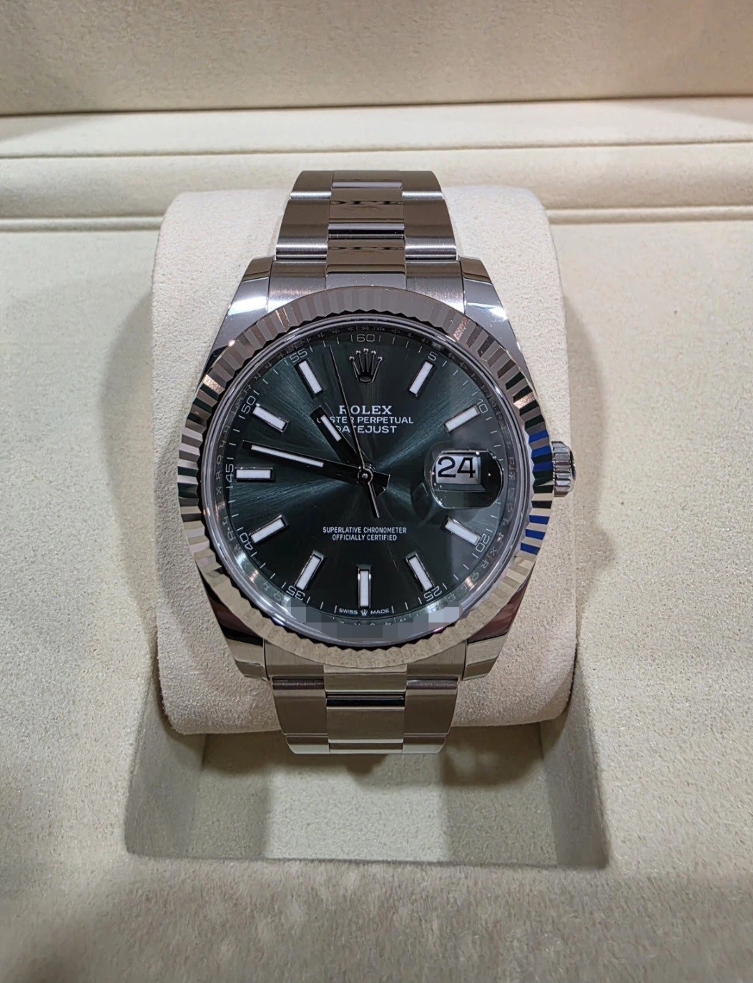 2026 Rolex Datejust 41 mm 126334 Mint Green Oyster Brand New/Unworn Complete Set