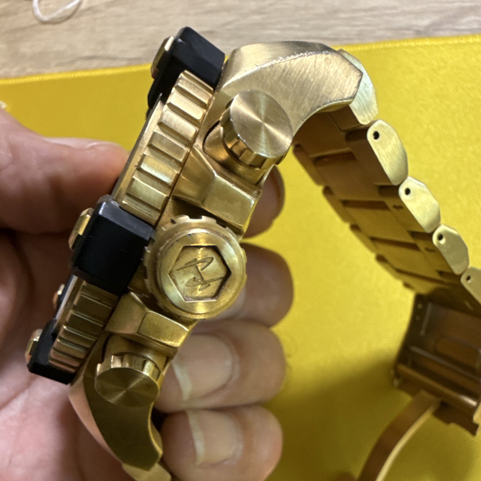 Invicta Reserve Arsenal /Octane Quartz Chrono Date Watch Black/Gold Dial (0340).