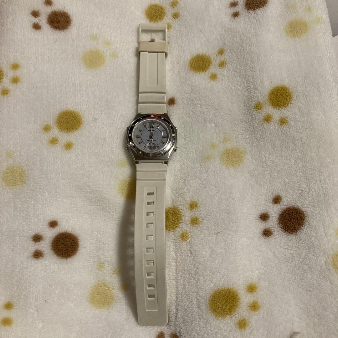 Casio Wave Ceptor Radio-Controlled Solar Watch for Women LWA-M142