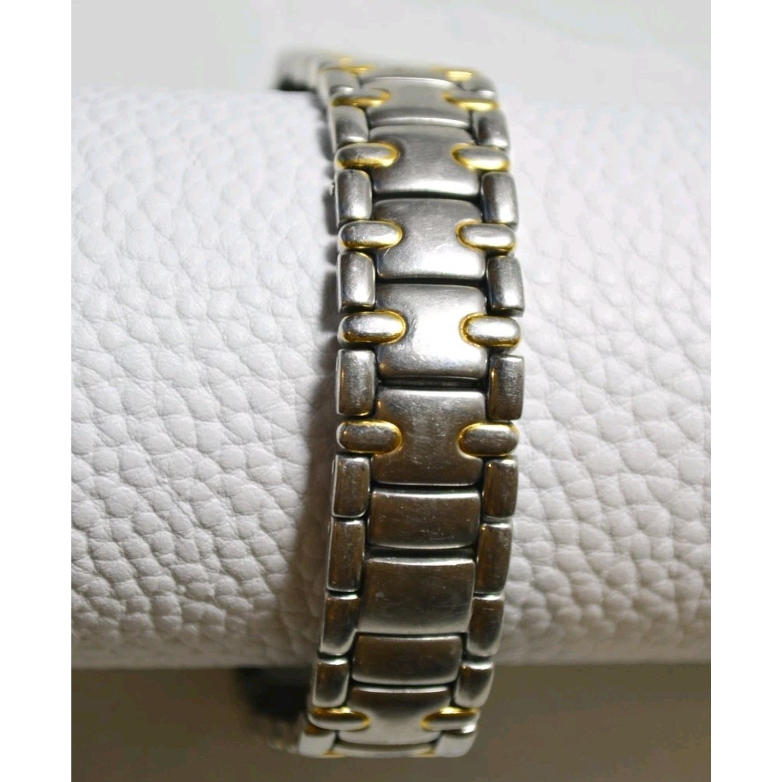 ESQ Swiss ESQUIRE – E5143 Quartz Watch- 26 mm-White-Silver Tone Bracelet