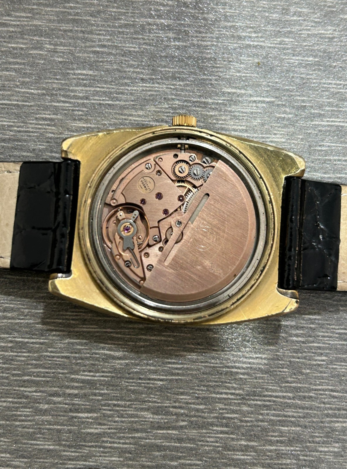 Vintage Omega Genève Automatic Green Dial 166.0190 Gold Plated 1970s Swiss Watch