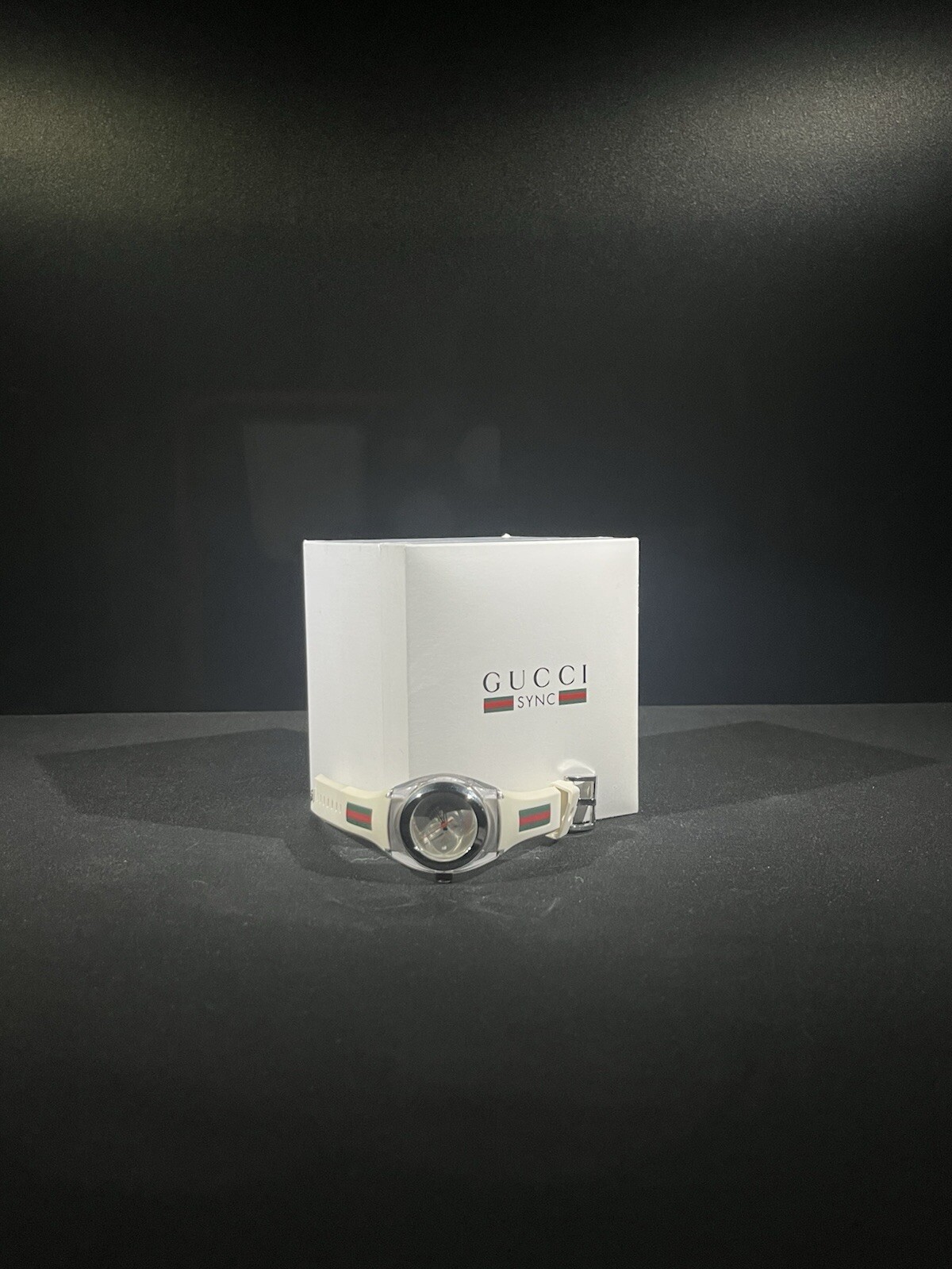Women’s Gucci Sync Watch (White)