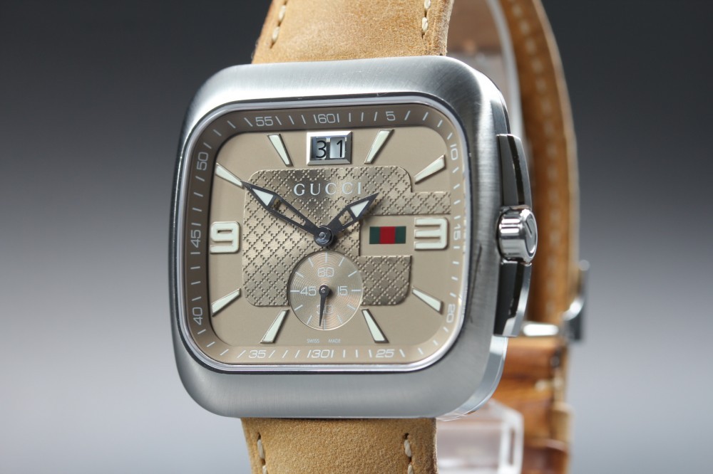 Near MINT GUCCI Coupe YA131301/131.3 Date Beige Square Quartz 40mm Men’s Watch