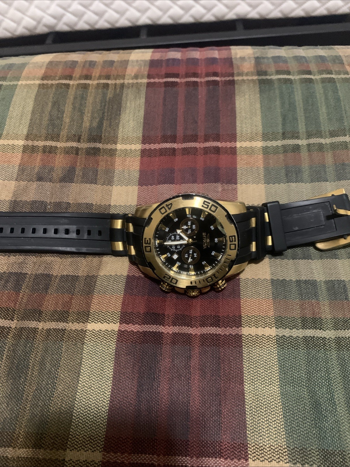 Invicta Men’s Pro Diver Scuba 50mm Watch Gold Tone Silicone Chronograph 22340