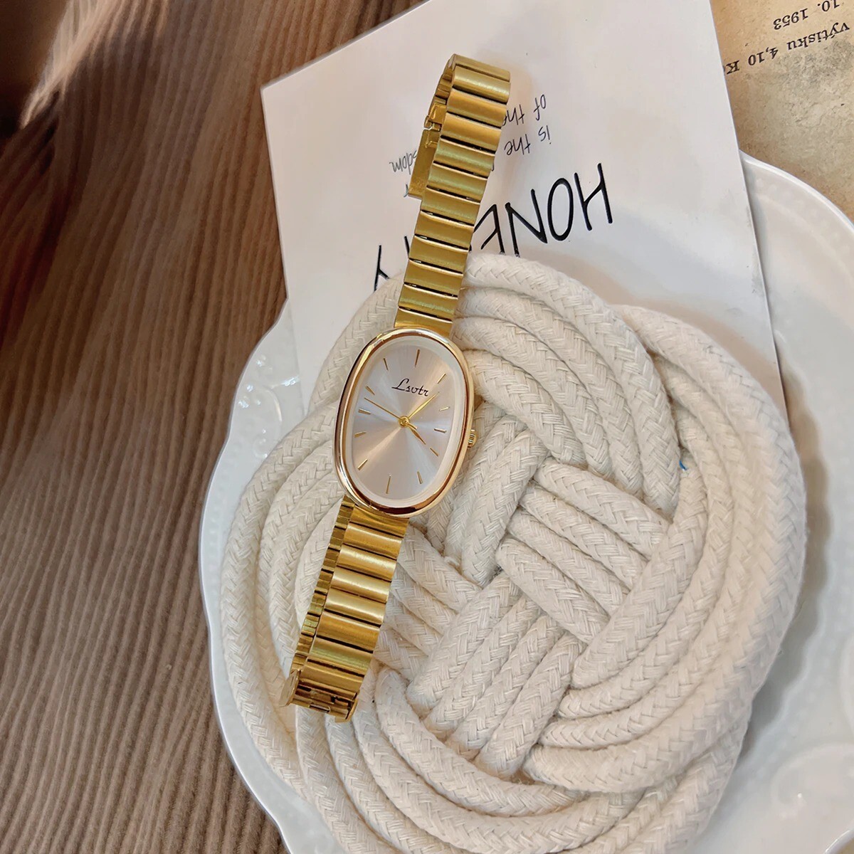 Chain Oval Watch In Gold Color