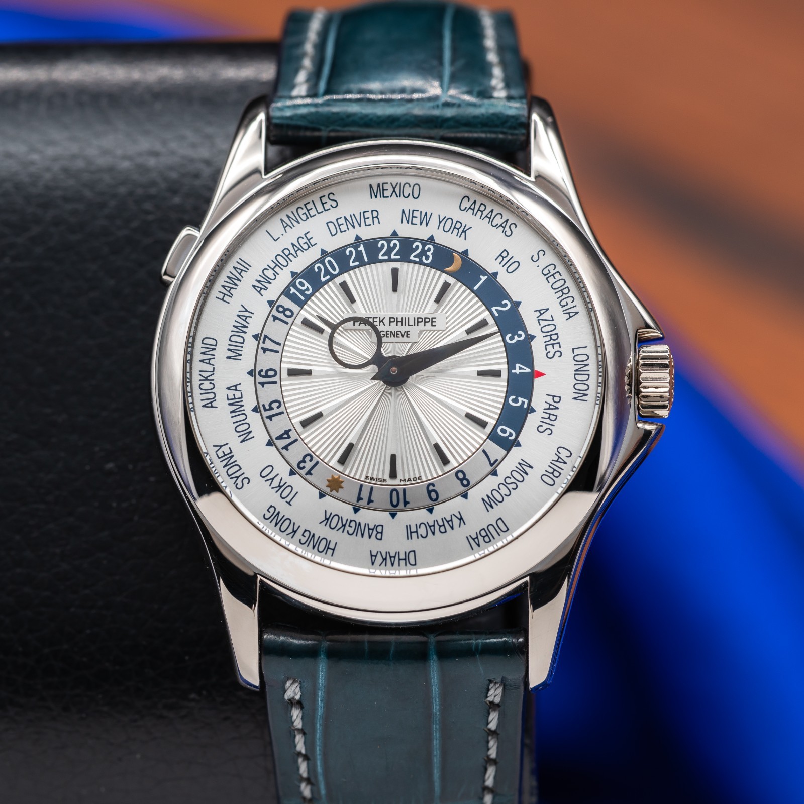 PATEK PHILIPPE World Time Automatic 18k White Gold 39.5mm 5130G
