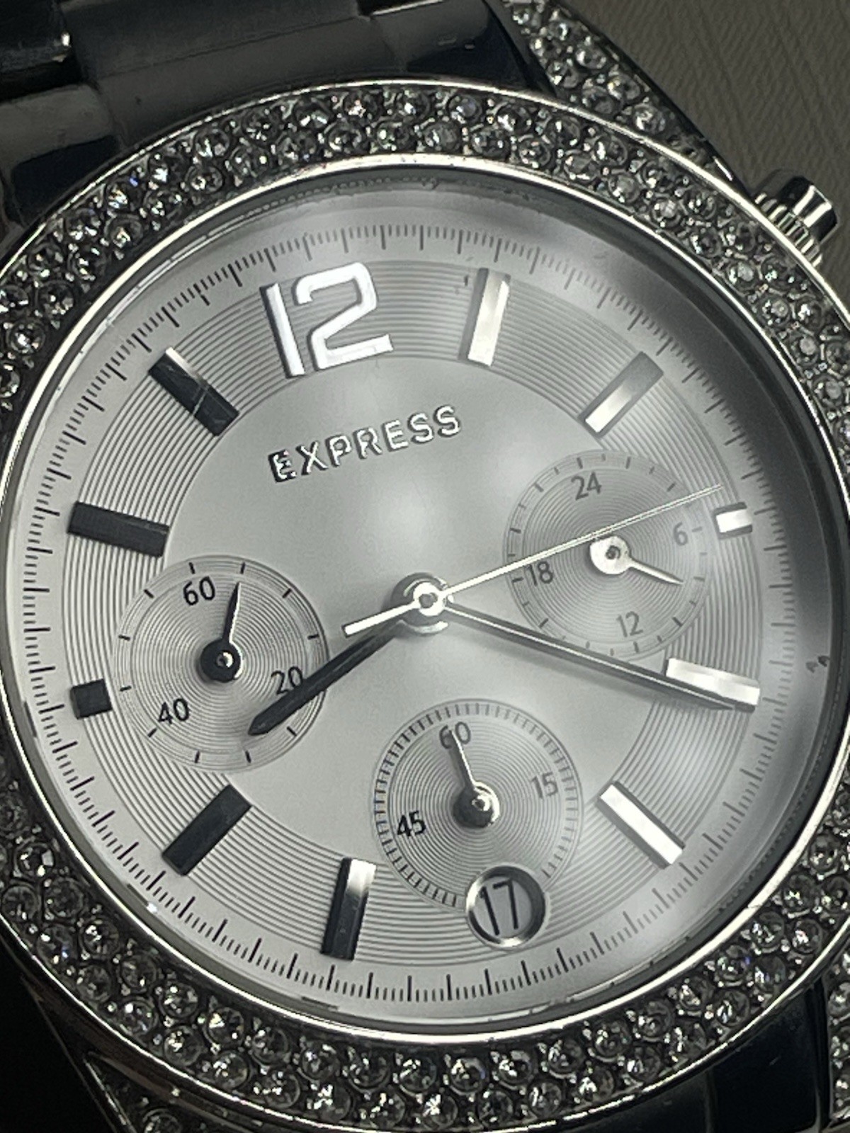 Vintage Express Chrono Date Crystals Bezel Watch Silver White FMDEX1405 IF194