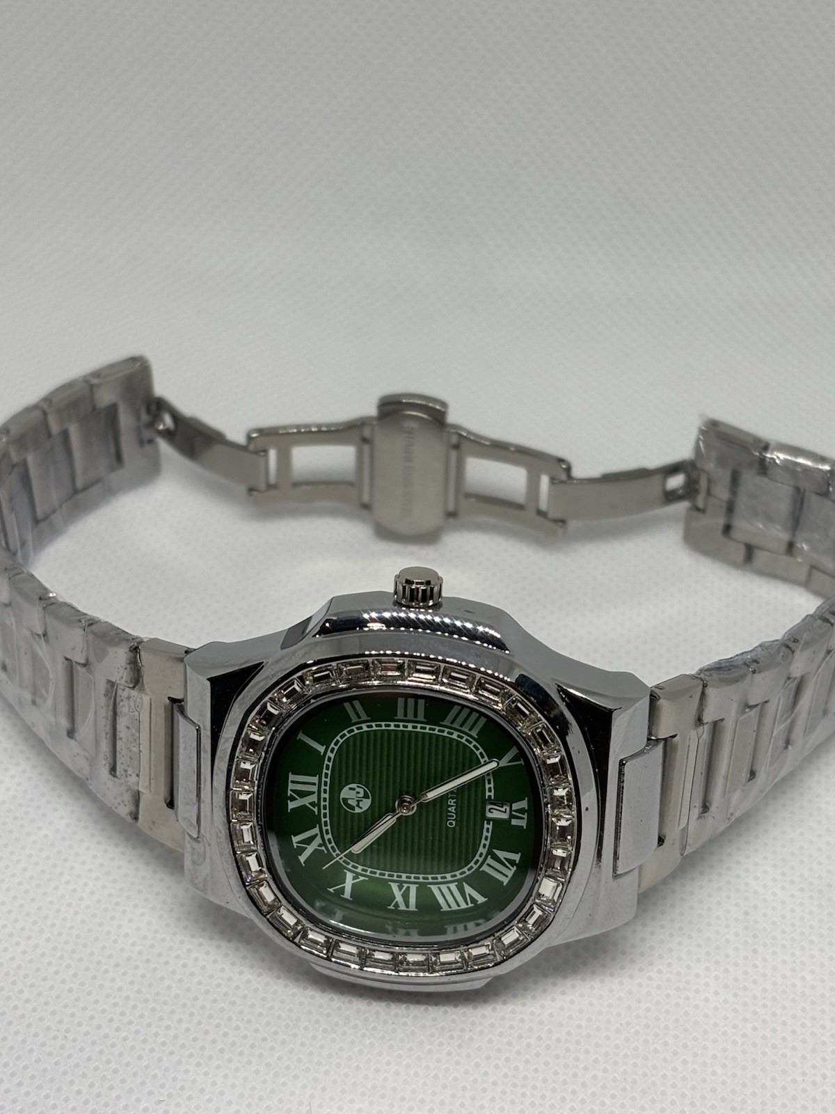 MENS Green Dial Crystal Bezel Date Quartz Watch Silver Tone Bracelet