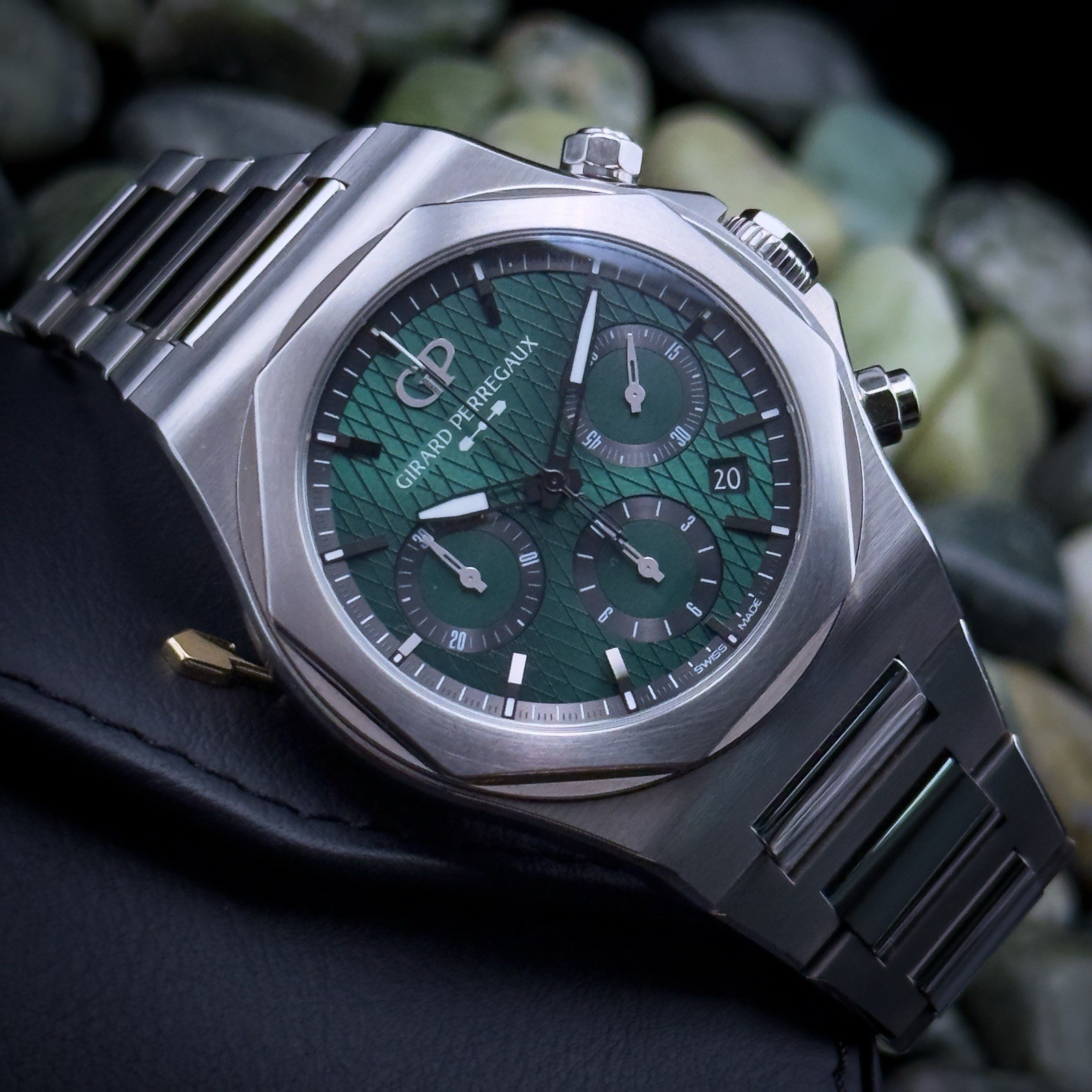 Girard Perregaux Lareato 1/188 Aston Martin Edtion Chronograph 81020-11-001-11A
