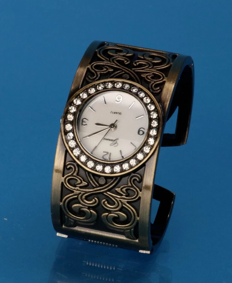 Women’s Western Style Brass Finish Fashion Bangle Cuff Watch Heart Love Band
